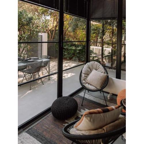Relaxing apartment with a garden
