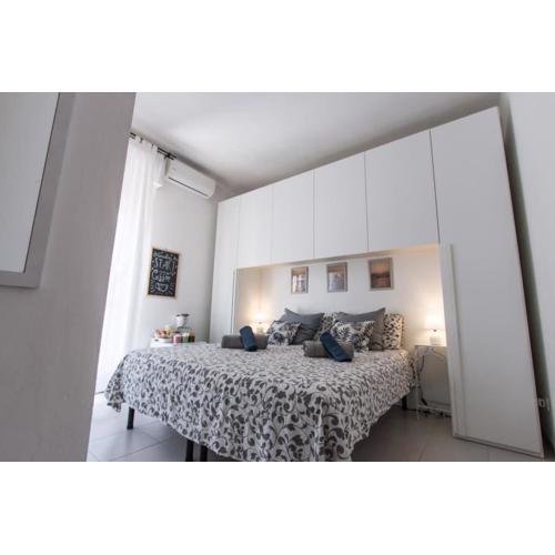 Relaxing modern Room with private bathroom