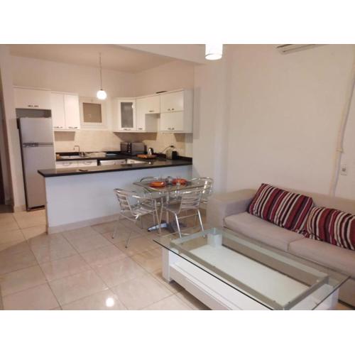 Remarkable 2-Bed Apartment in Makadi Heights