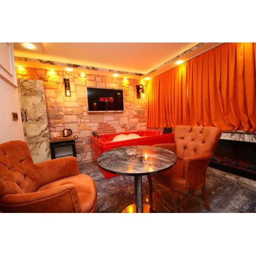 REN PLUS SUITES
