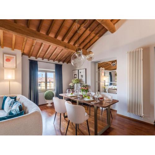 Renaissance Rooftop Retreat in Lucca