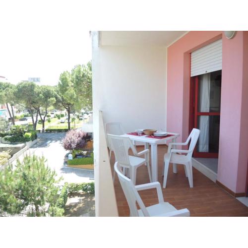 Renewed two-roomed flat with swimming pool