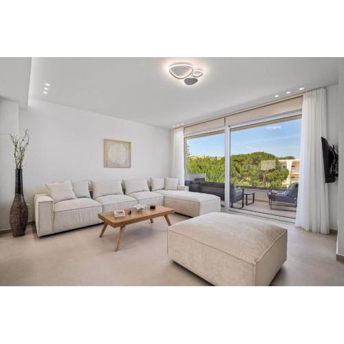 Renia Suite, Near The Sea