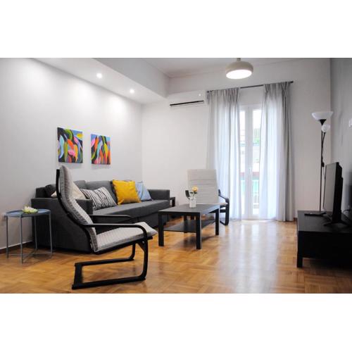 Renovated 2 Bedrooms Flat Near the center