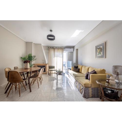 Renovated 3 bedroom apt with Acropolis View