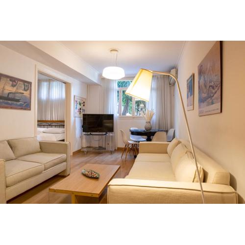 Renovated apartment under the hill of Philopapus