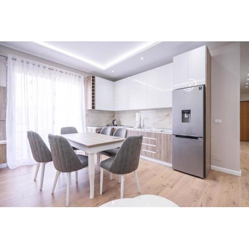 Renovated Condo close to town center and the beach