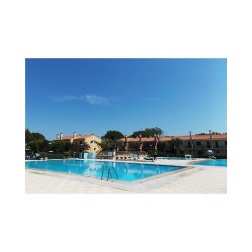 Renovated home with pool in Bibione