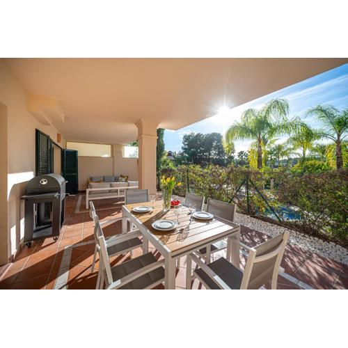 Renovated in 2024 - Apartment with Pool and Parking