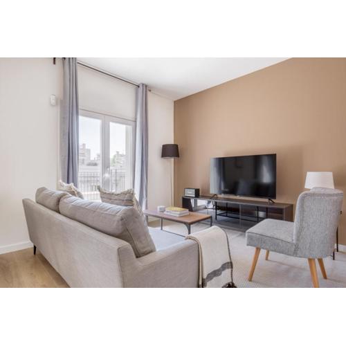 Renovated La Dreta de lEixample 2br w terrace BCN-88