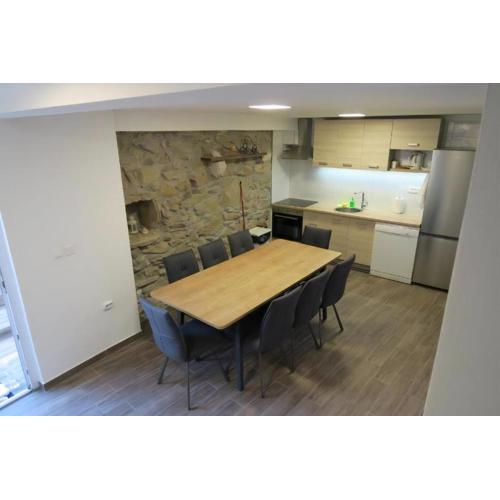 Renoviertes Ferienhaus In Baska Mit Terrasse