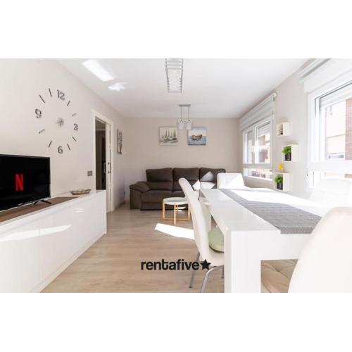 rentafive - Centro - Reformado - menos 1 min playa