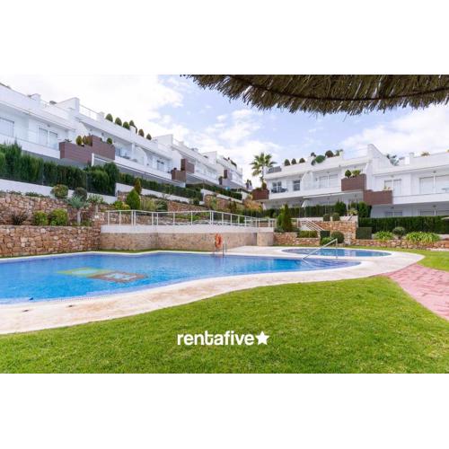 rentafive NovaBeach Jacuzzi Terraza