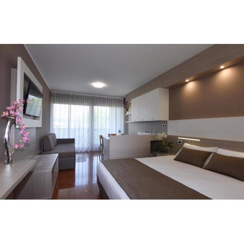 Residence all\