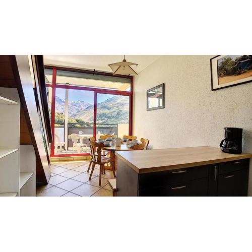 Résidence Caron - Appartement duplex lumineux · Départ et retour skis aux pieds · Balcon MAE-0004
