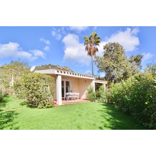 Residence in Costa Rei just 450 meters from the beach, apartments with air conditioning and outdoor private area