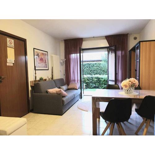Residence MokyD13-piscina, WiFi, giardino,garage