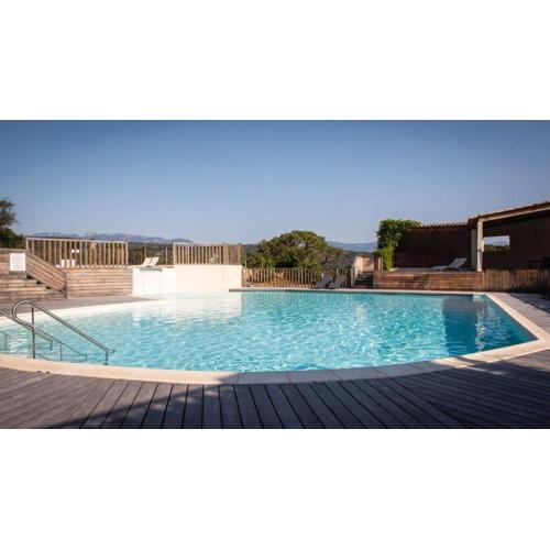 Résidence Santa Giulia Park 1 avec piscine à proximité des plages
