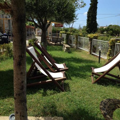 Residenza Casale San Francesco free parking