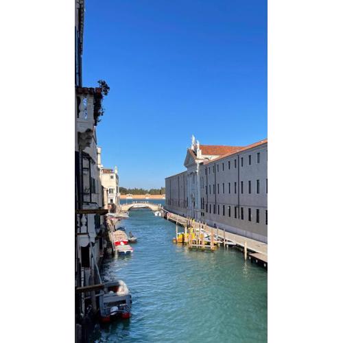 Residenza Stardust Suite with Canal View