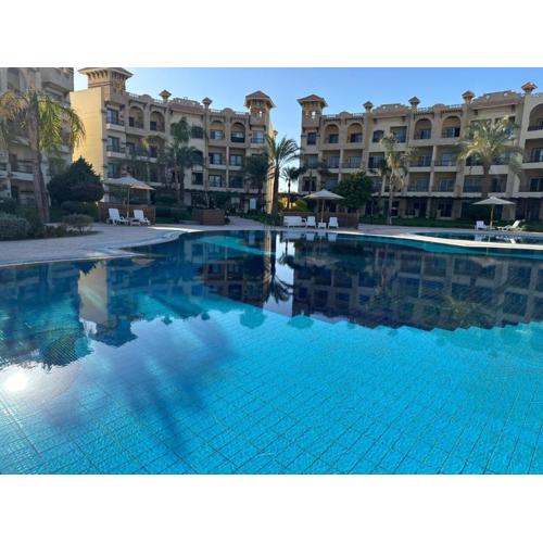 Resort-Style Luxury Chalet with Pool and Sea View in Sahl Hasheesh