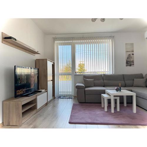Restful Apartment for 4 Guests in Burgas