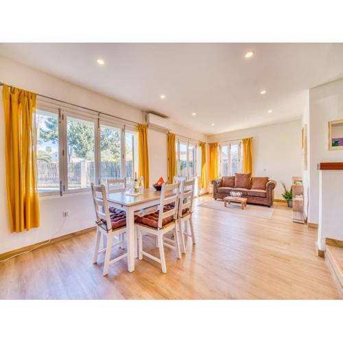 Retreat in Alcudia with lake view
