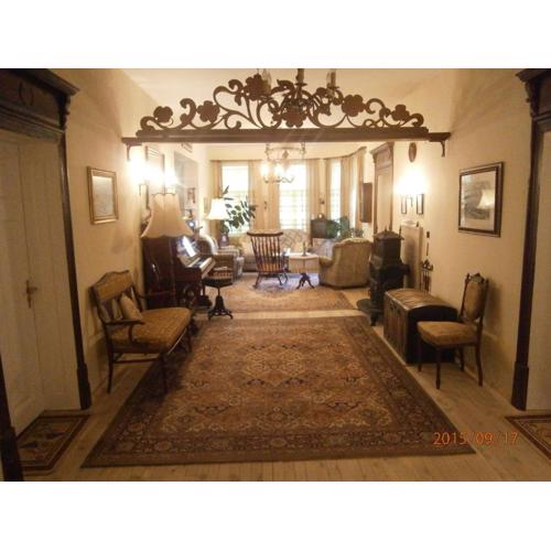 Retro - 19th Century Guest House