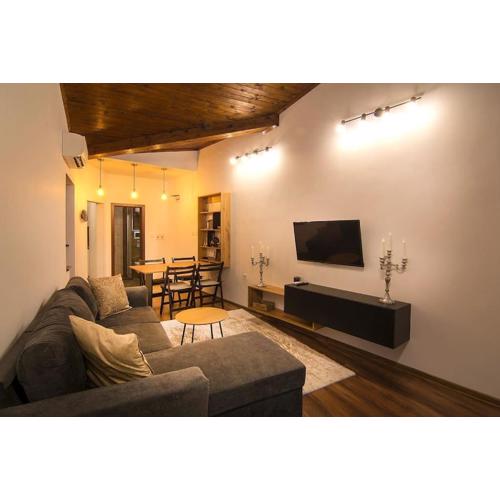 Retro Apartment 11