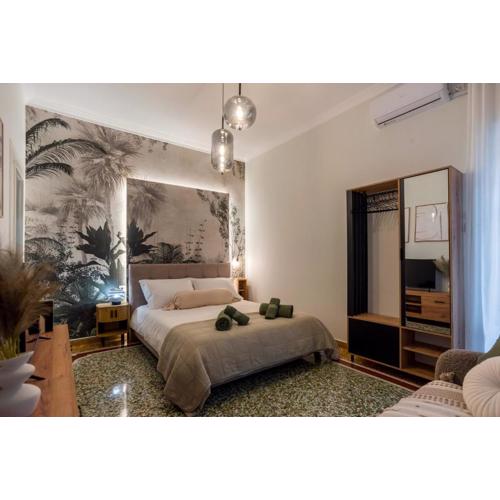 Retro Central Apartment with Parking