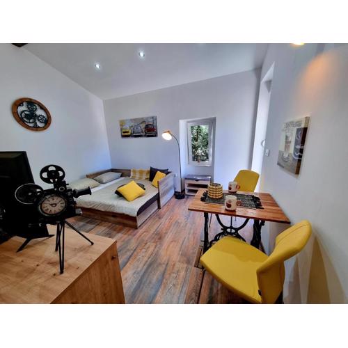 Retro chic studio Pula