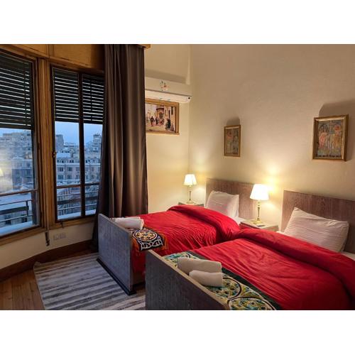 Retro Modern 2BR Apt in Downtown - Mint Stays 63
