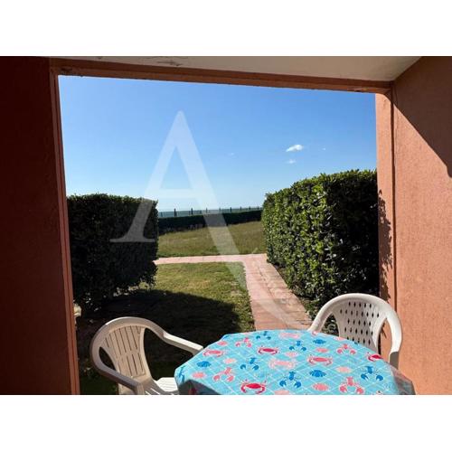 rez de jardin residence en bord de mer piscine tennis stationnement