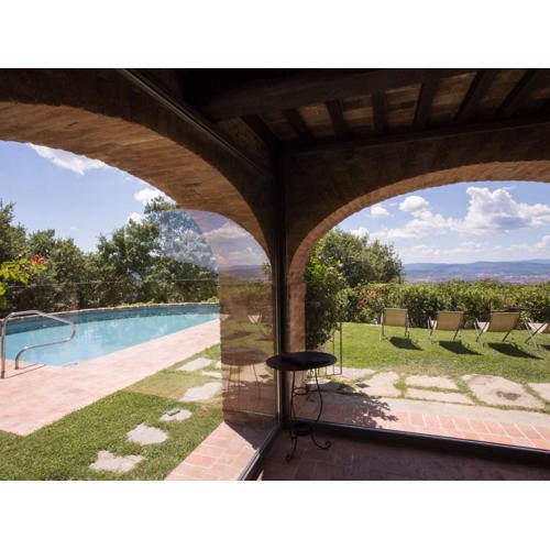 Ritzy Villa on a Wine Estate in Arezzo with Pool