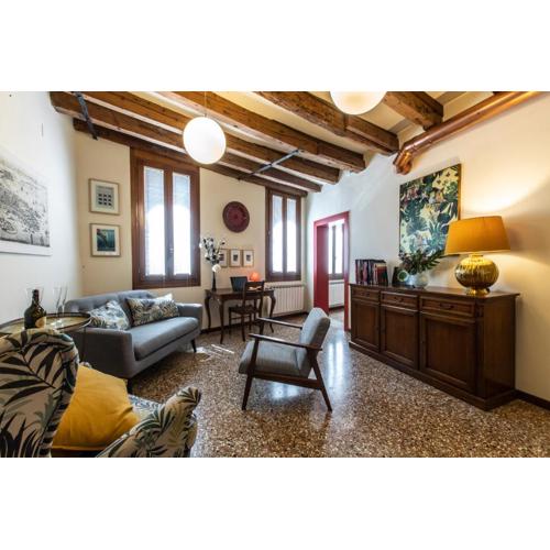 Riva De Biasio Charming Apartment