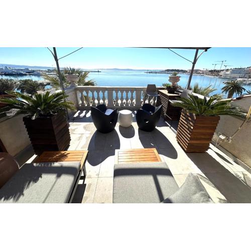 Riva Luxury Suites
