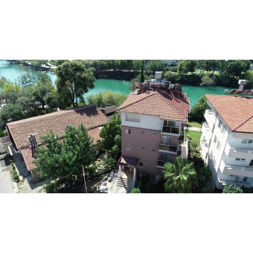 River Hotel