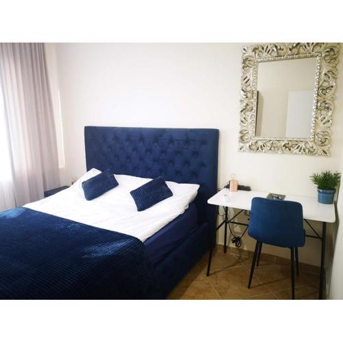 Riviera Deluxe Apartments