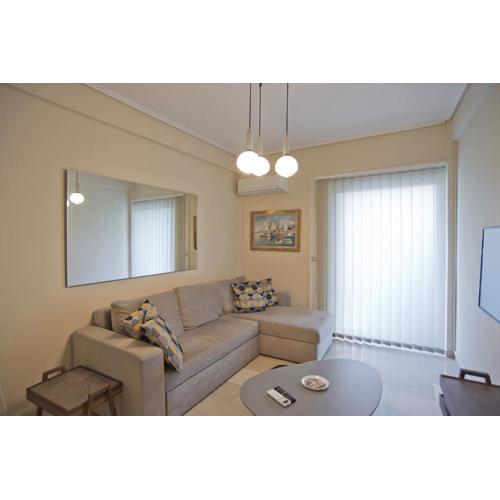 Riviera Living Stylish Apt Vouliagmeni Beach