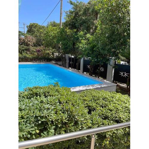 Riviera Retreat 3 Bedroom Luxury Apt w shared Pool