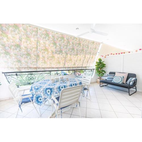 Riviera Retreat Relaxing Vacation Apartment by the Sea in Voula