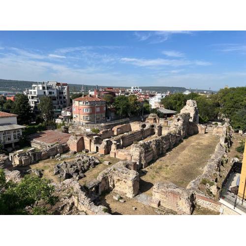Roman Thermae Heritage Penthouse with Garage
