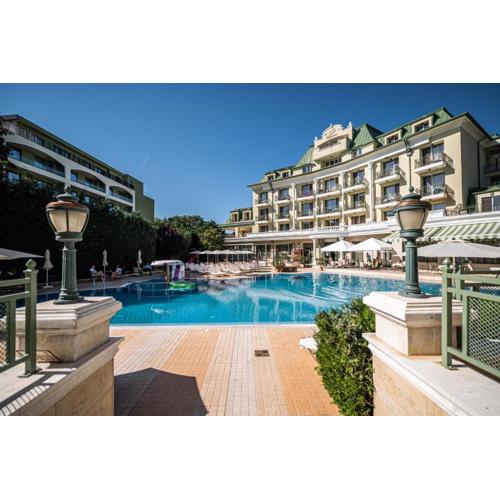 Romance Hotel and Family Suites