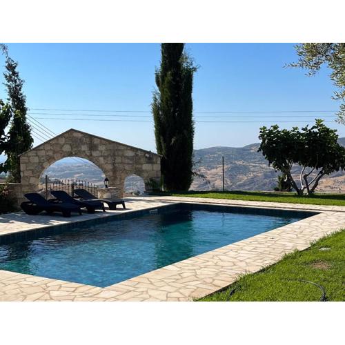 Romanos Villa