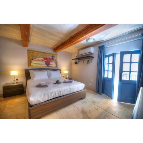 Romantic and historical maisonette in the center of Valletta MBAL1-1