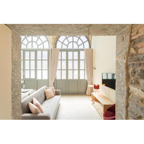 Romantic Escape city centre with Jacuzzi & Parking by Rent All Como