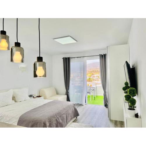 Romantic Ocean View apartment in Island Village