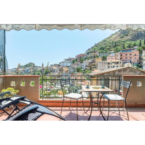 Romantic Retreat in Taormina