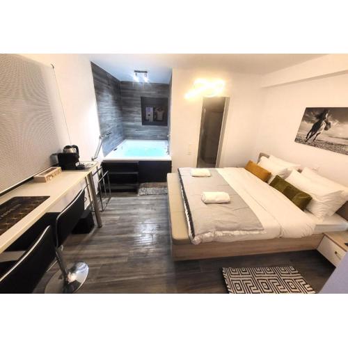 Romantic Suite&GRANT Jacuzzi