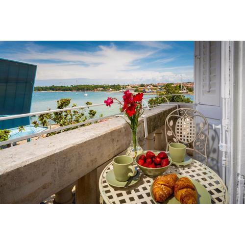 Romeo and Juliet Apartment with Balcony and Sea View